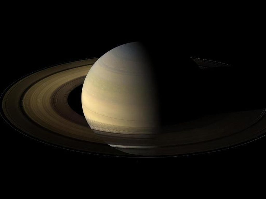 7 Fakta Planet Saturnus yang Bisa Dilihat Jelas dari Bumi